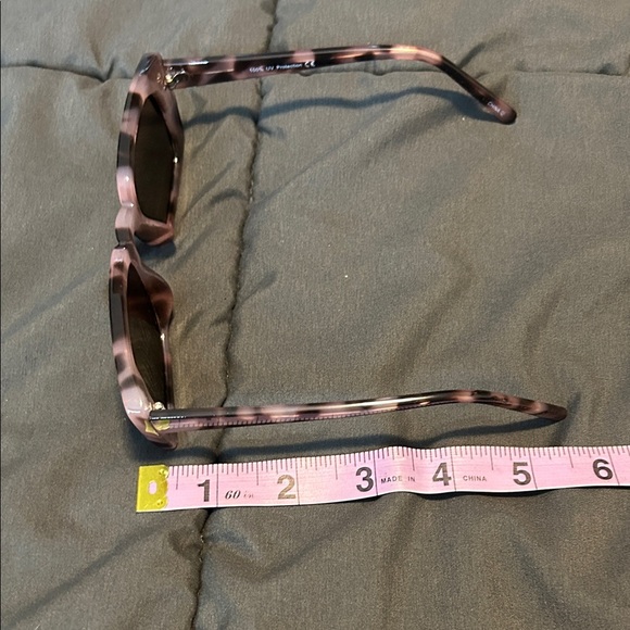 Chic Pink Patterned Sunglasses - Picture 8 of 12